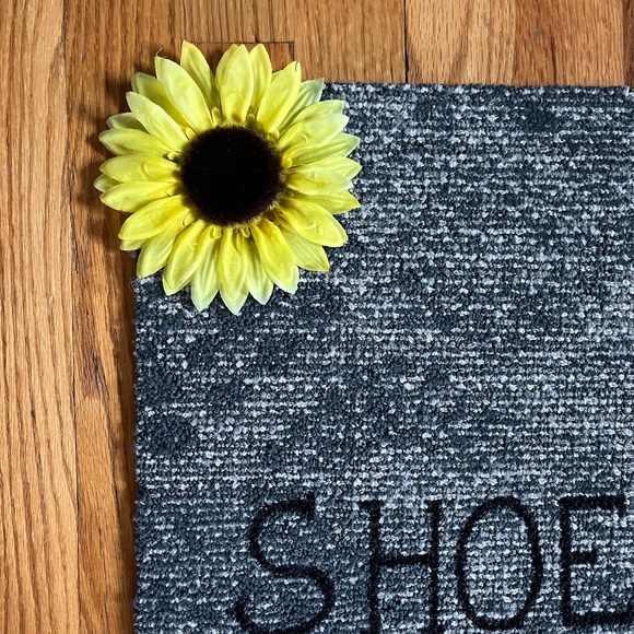 🌸 5 for $20 Sale🌸 Shoe parking door mat. Brand new, bought & didn’t fit my space - Picture 2 of 7